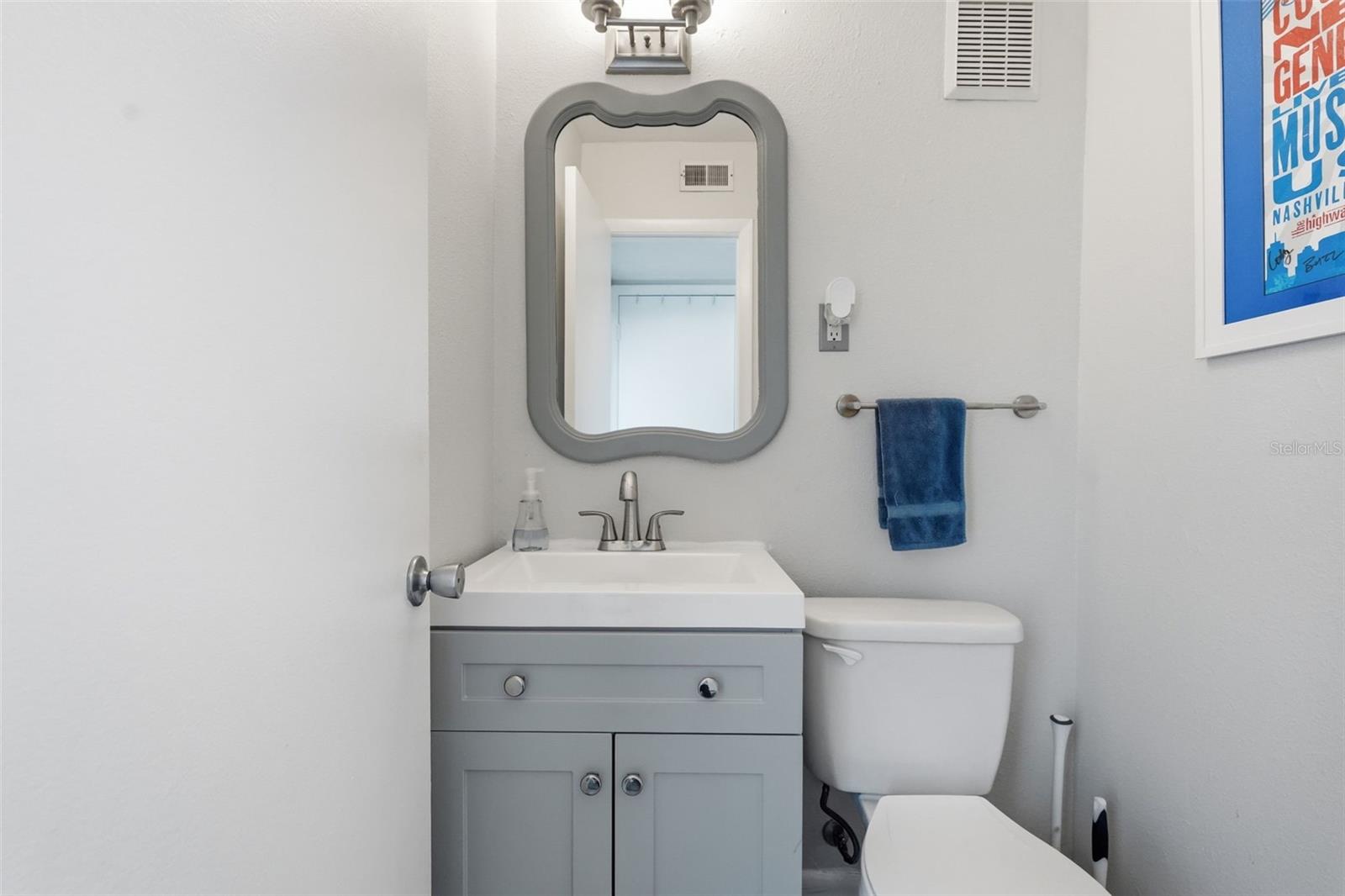 Image 19 of 38 For 501 Bay Drive 202