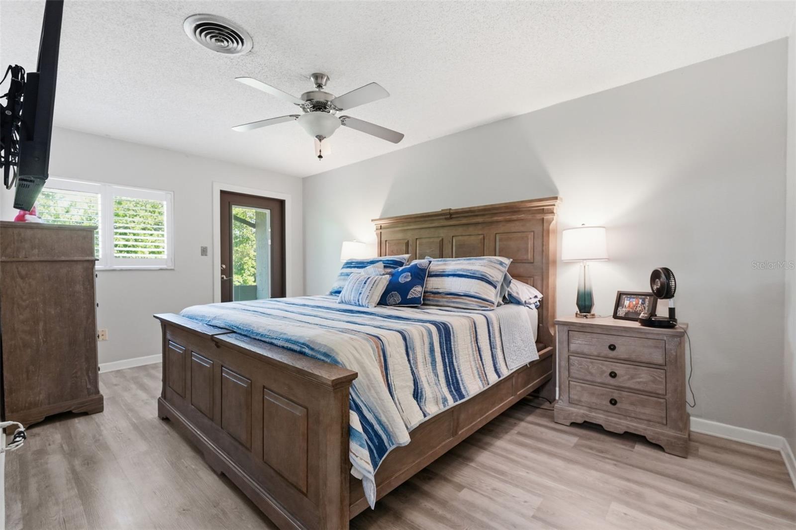 Image 20 of 38 For 501 Bay Drive 202