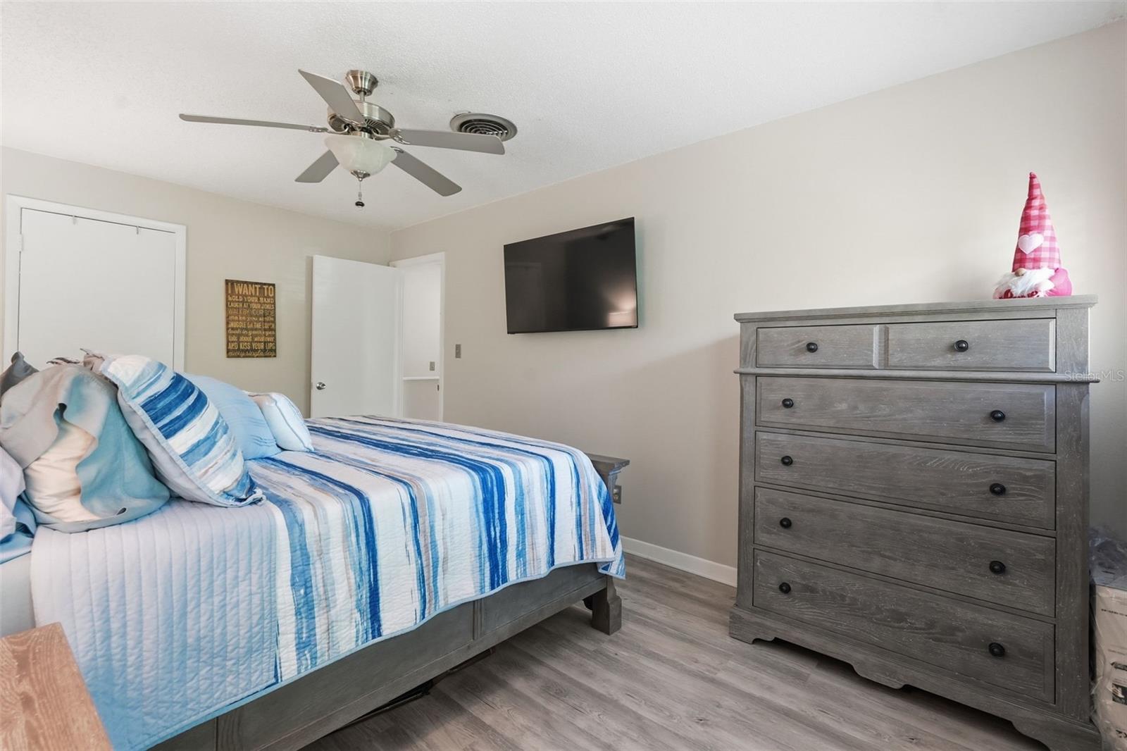 Image 21 of 38 For 501 Bay Drive 202