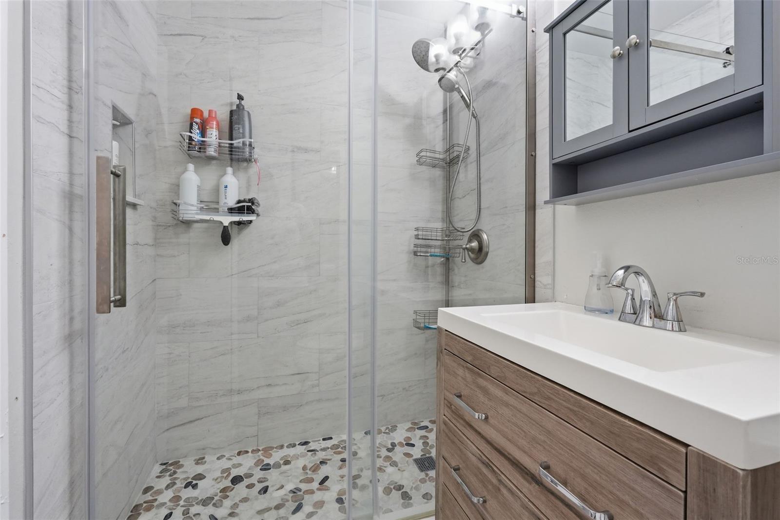 Image 23 of 38 For 501 Bay Drive 202