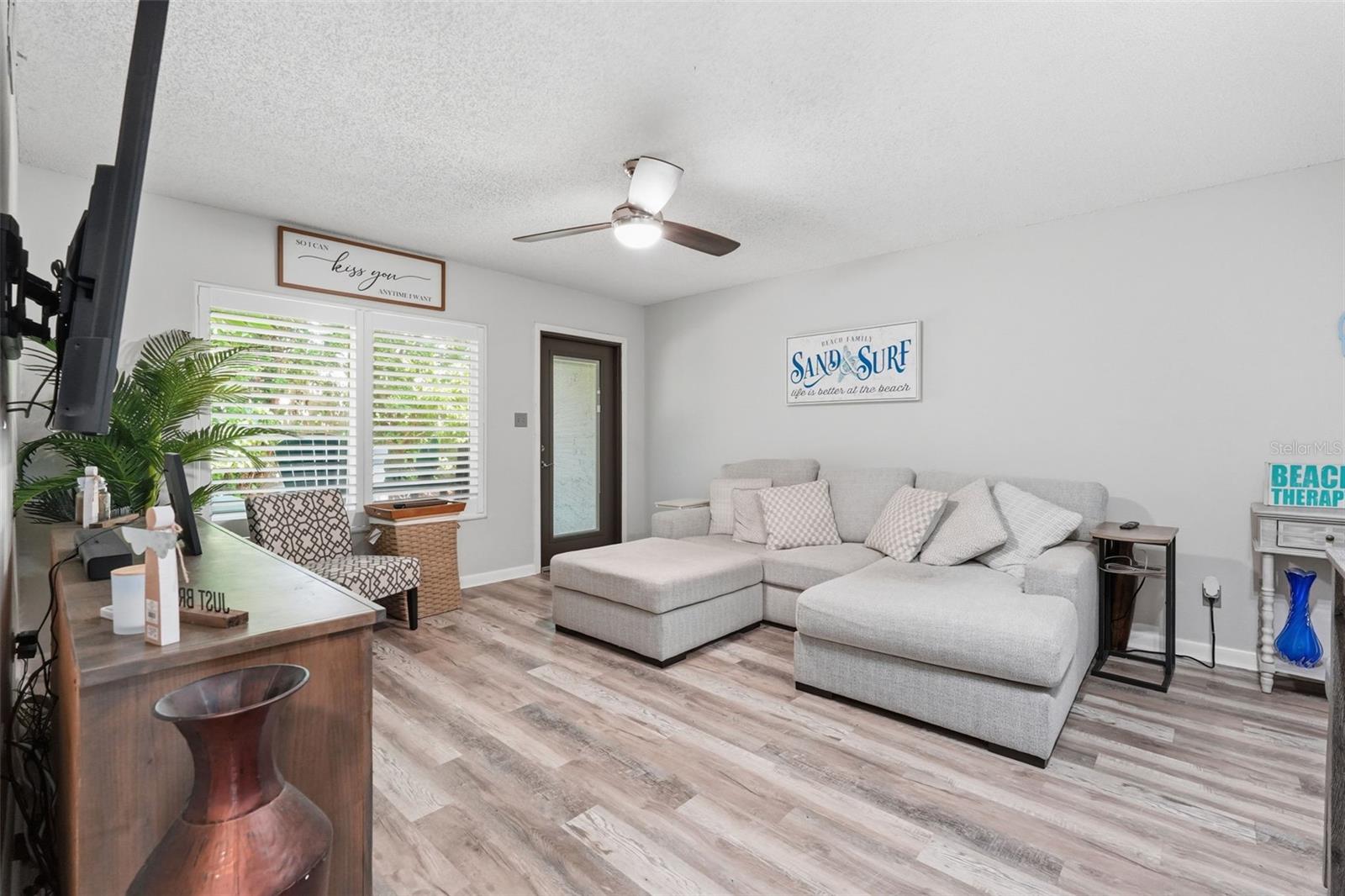 Image 4 of 38 For 501 Bay Drive 202