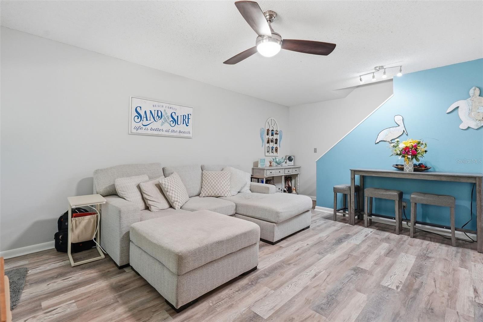 Image 7 of 38 For 501 Bay Drive 202