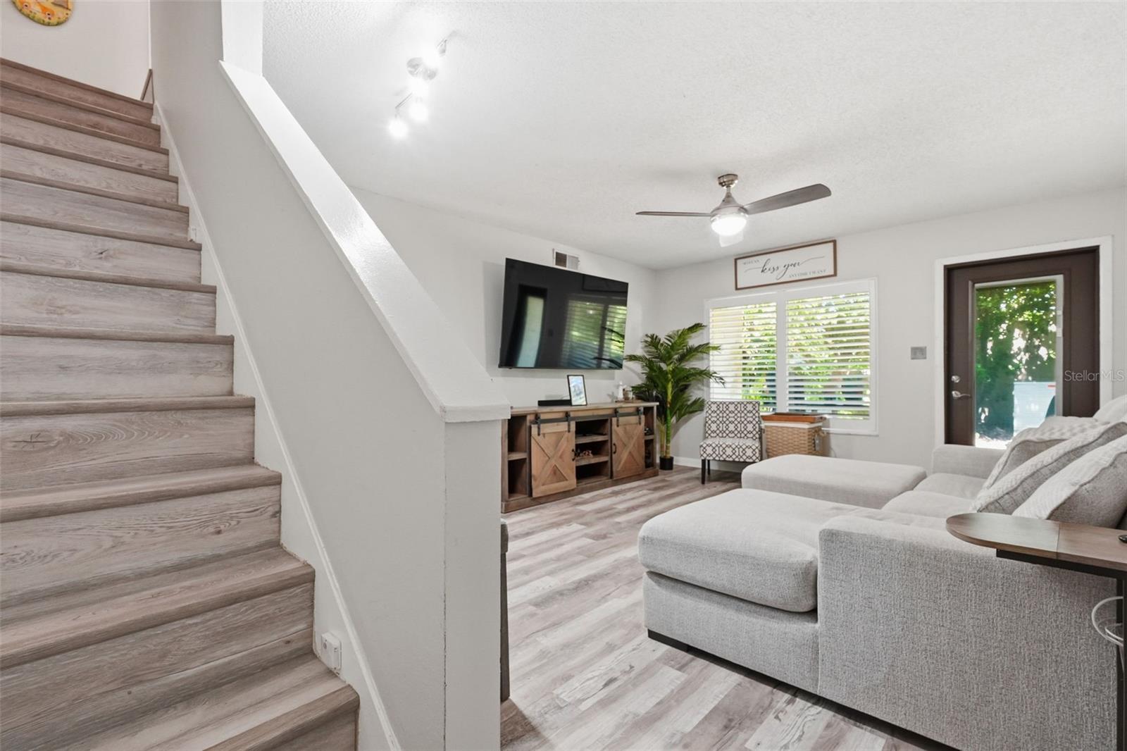 Image 9 of 38 For 501 Bay Drive 202