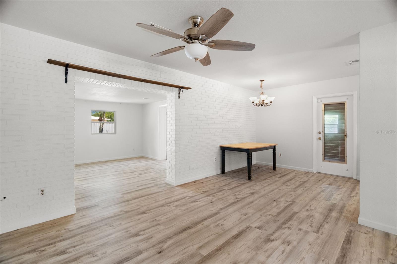 Image 13 of 37 For 2027 Valencia Way E