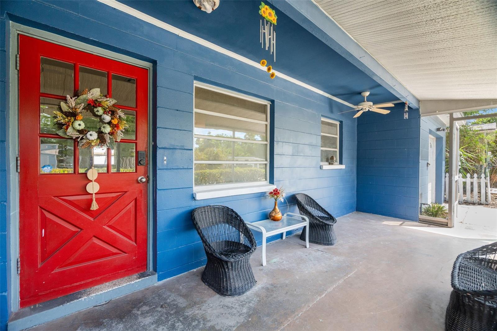 Image 2 of 37 For 2027 Valencia Way E