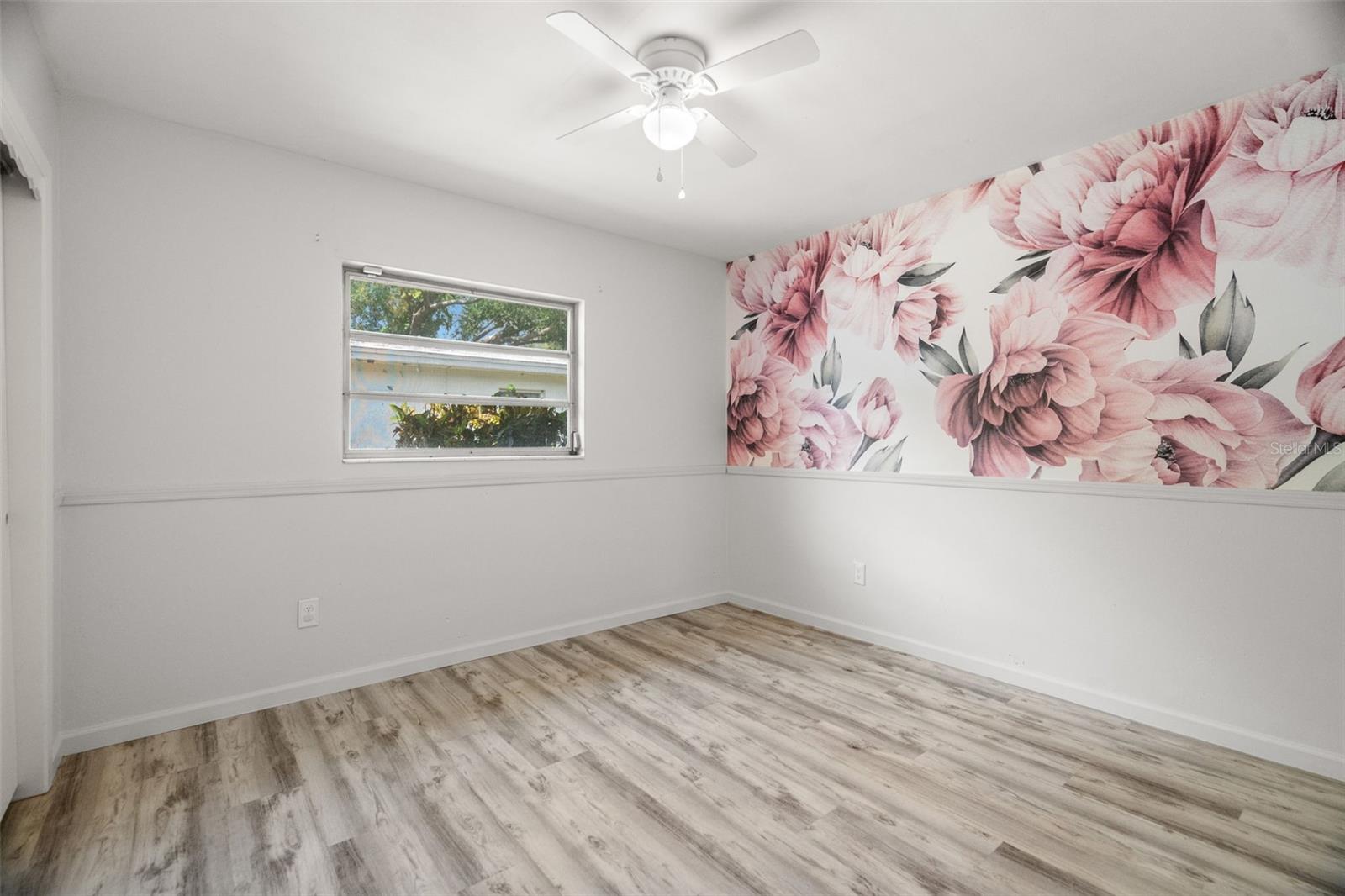 Image 22 of 37 For 2027 Valencia Way E