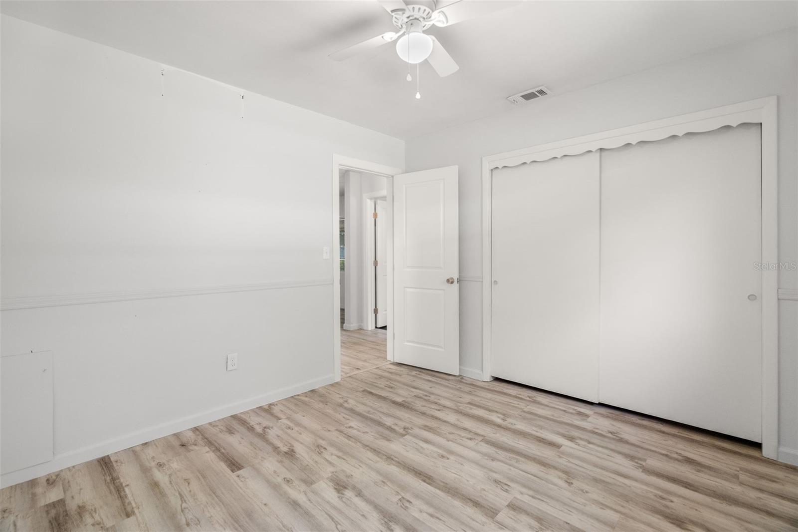 Image 23 of 37 For 2027 Valencia Way E