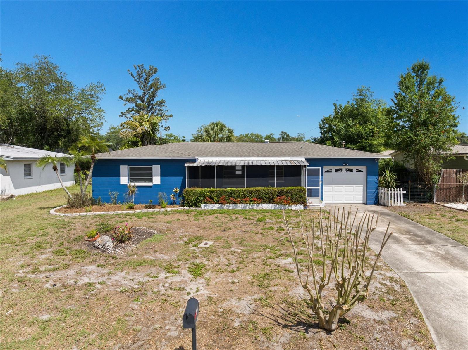 Image 5 of 37 For 2027 Valencia Way E