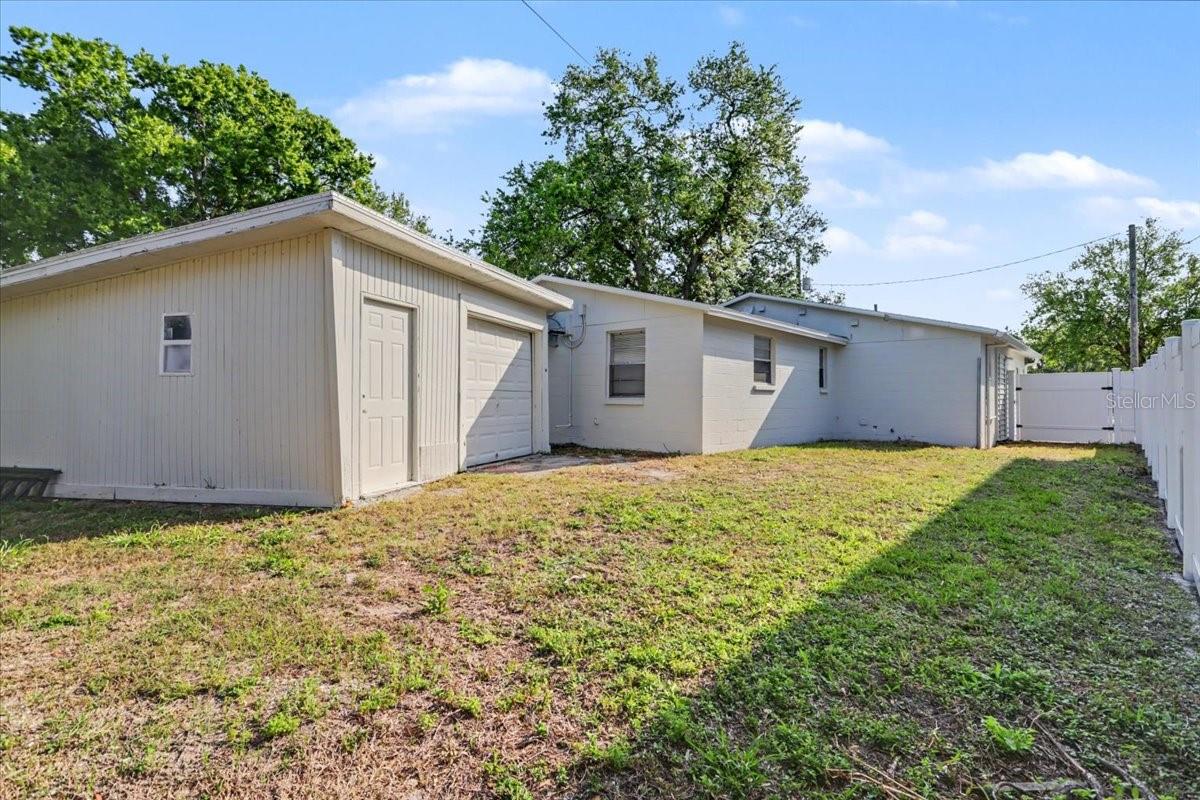 Image 12 of 47 For 7513 Morton Street