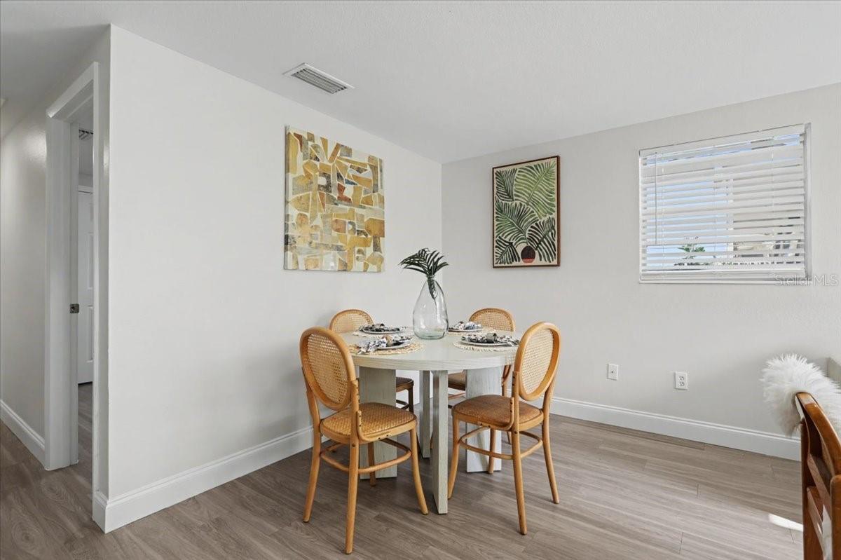 Image 18 of 47 For 7513 Morton Street