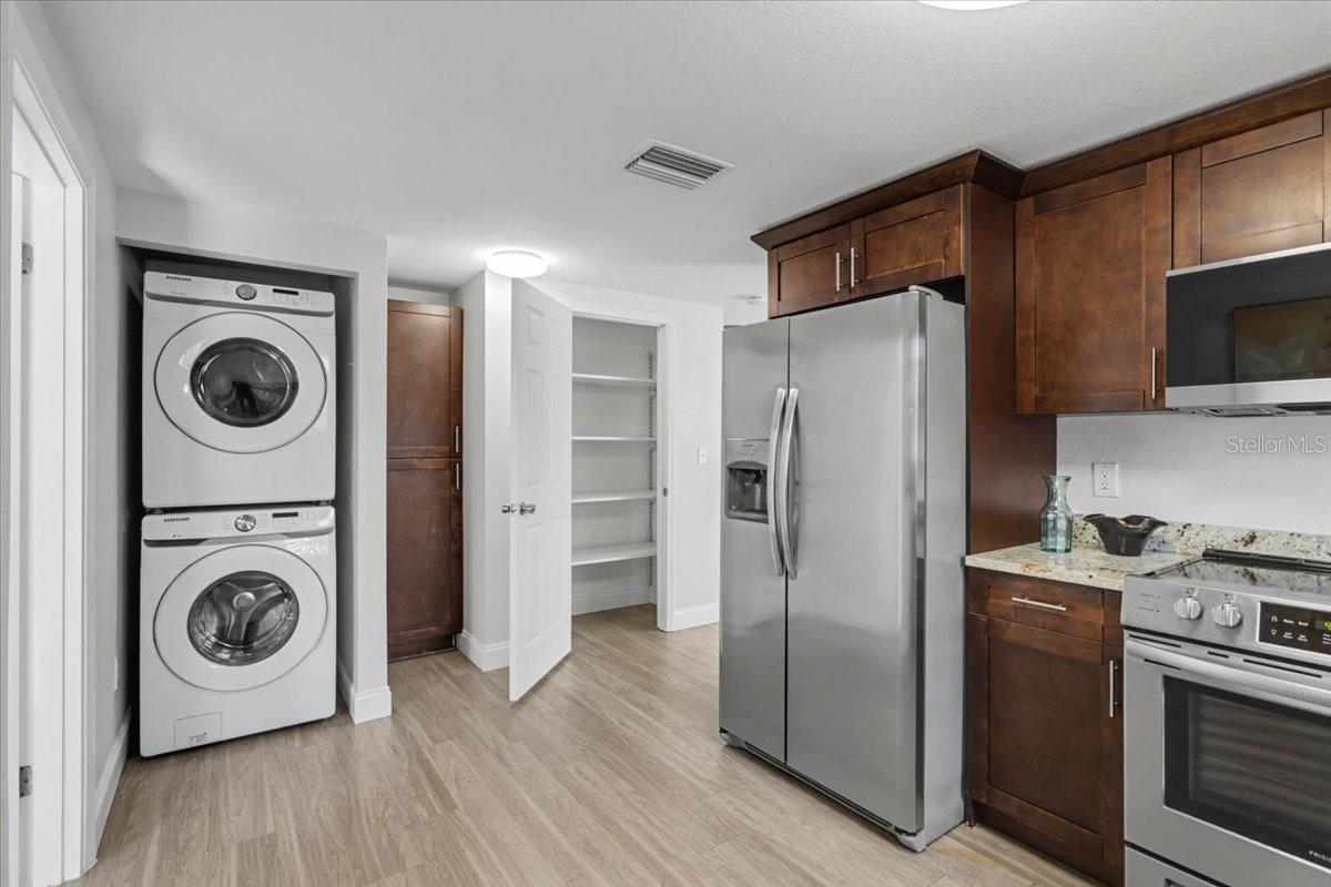 Image 21 of 47 For 7513 Morton Street