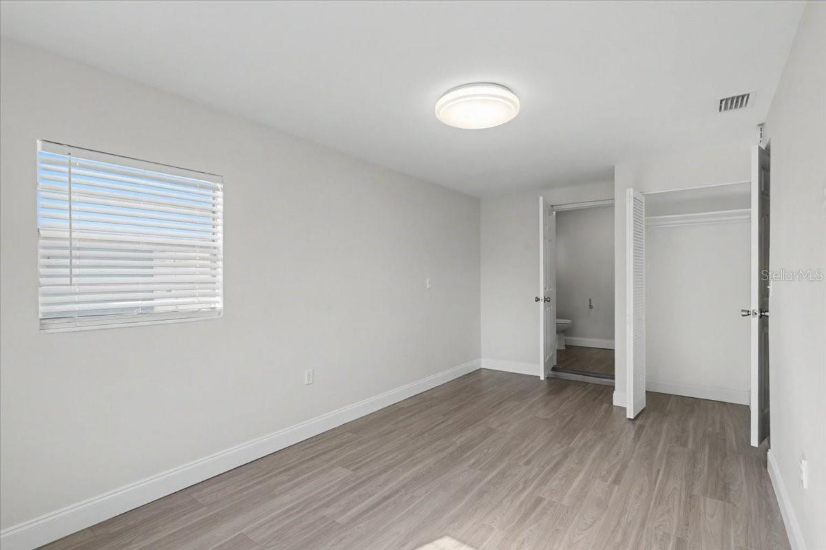 Image 24 of 47 For 7513 Morton Street