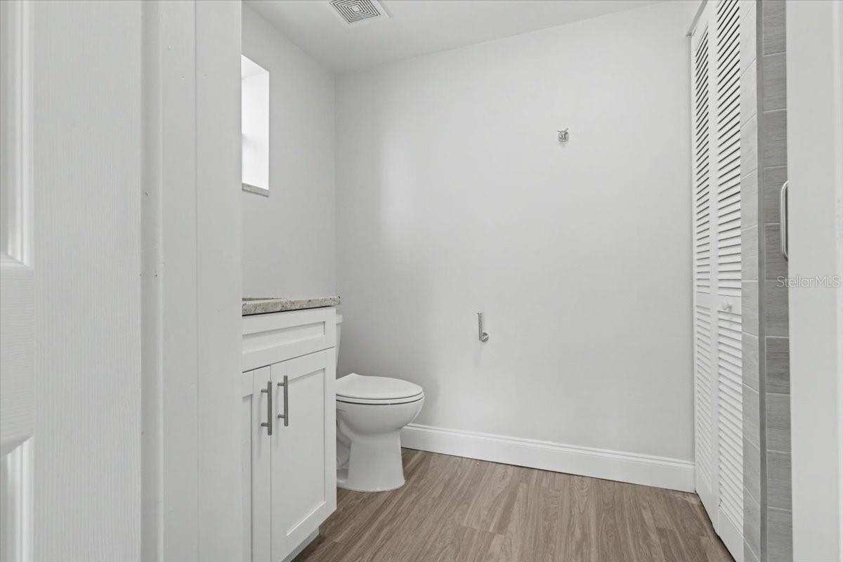 Image 27 of 47 For 7513 Morton Street