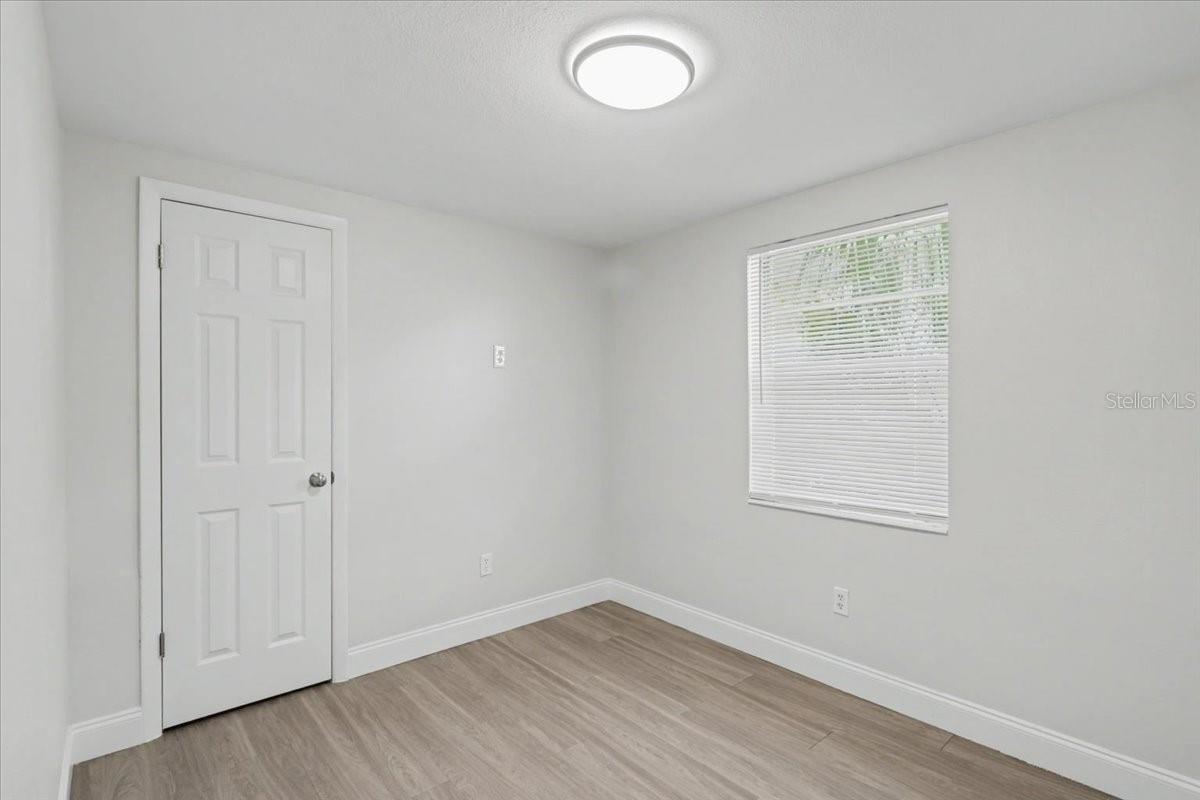 Image 31 of 47 For 7513 Morton Street