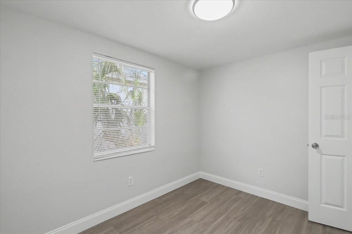 Image 32 of 47 For 7513 Morton Street