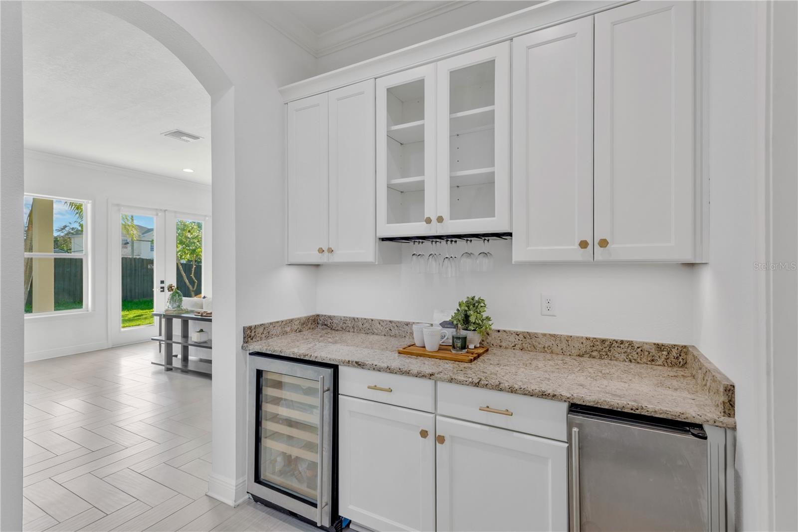 Image 11 of 48 For 3824 Santiago Street