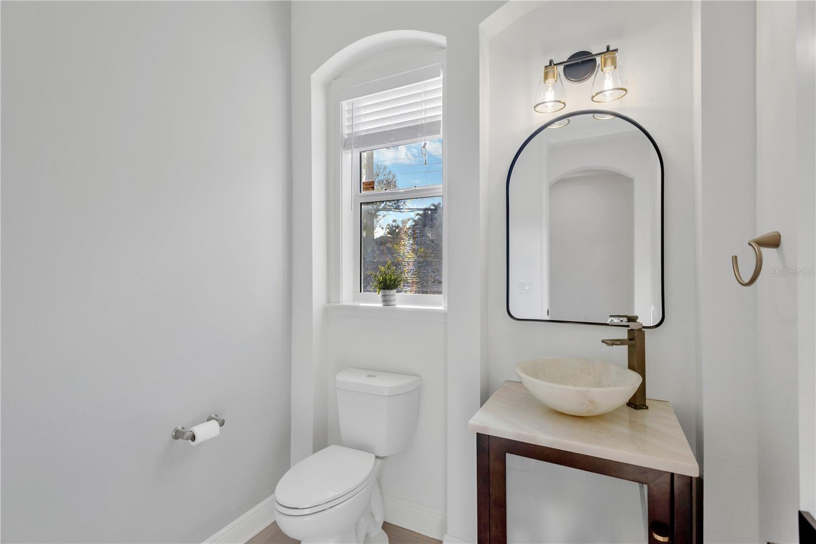 Image 18 of 48 For 3824 Santiago Street