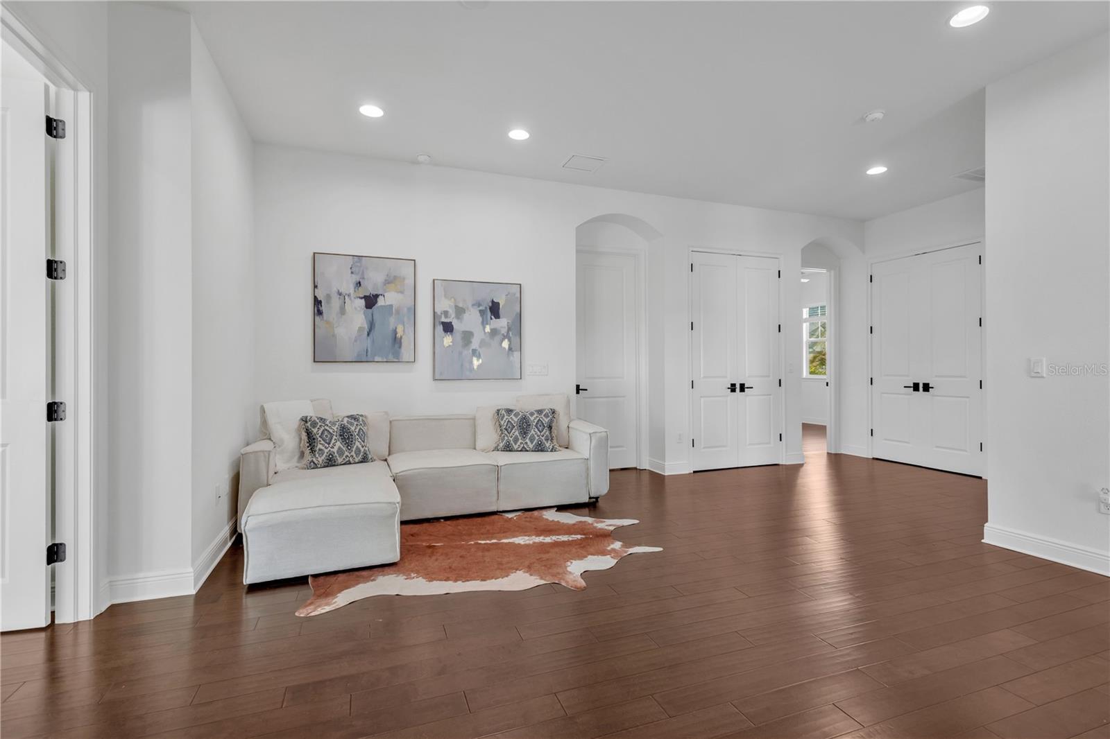 Image 20 of 48 For 3824 Santiago Street