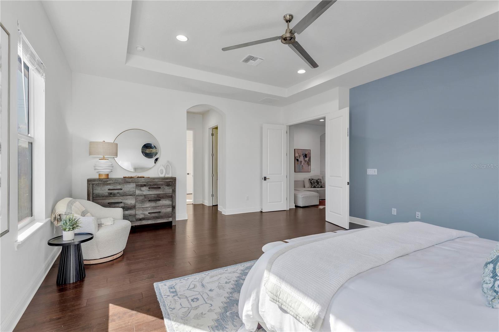 Image 24 of 48 For 3824 Santiago Street