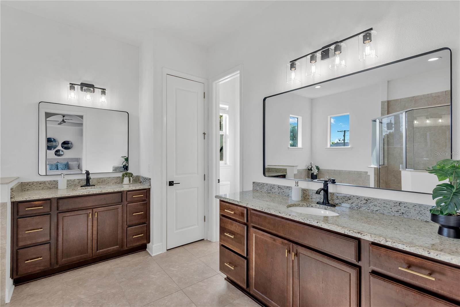 Image 27 of 48 For 3824 Santiago Street