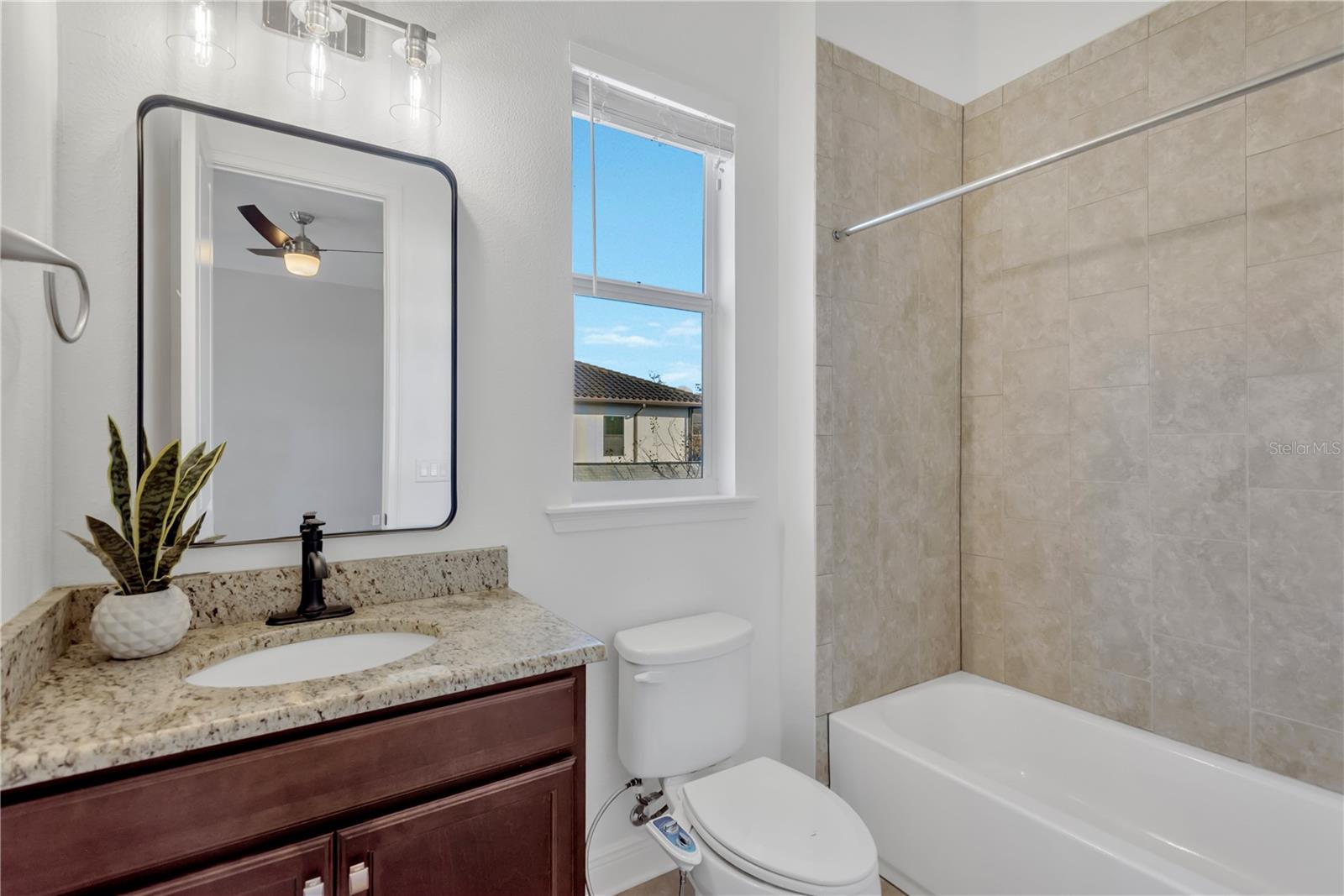 Image 37 of 48 For 3824 Santiago Street