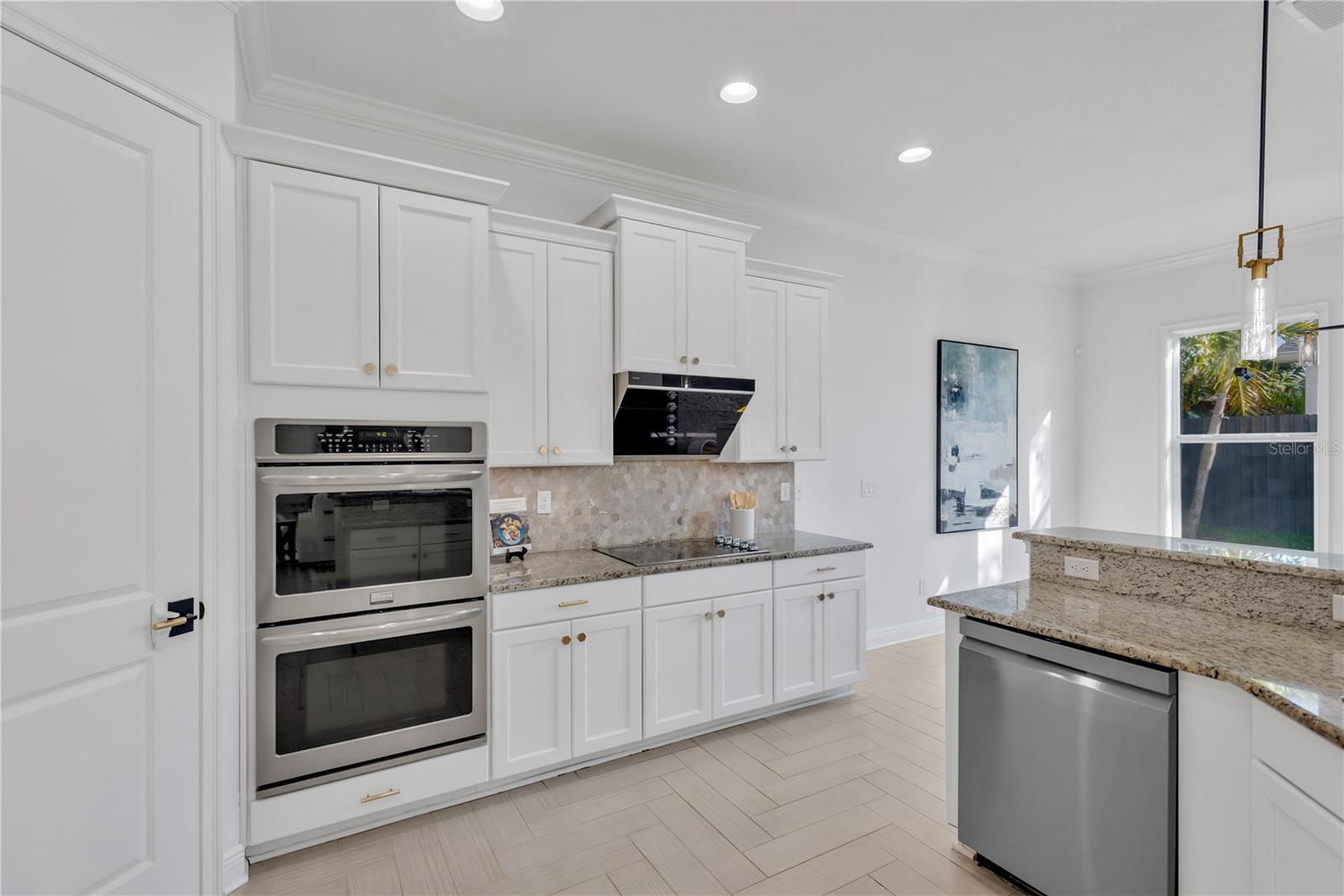 Image 7 of 48 For 3824 Santiago Street