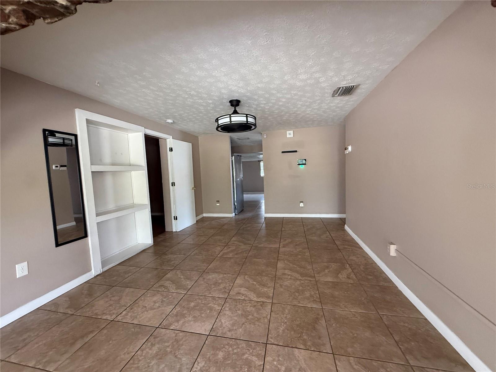 Image 9 of 18 For 6014 Southern Comfort Boulevard