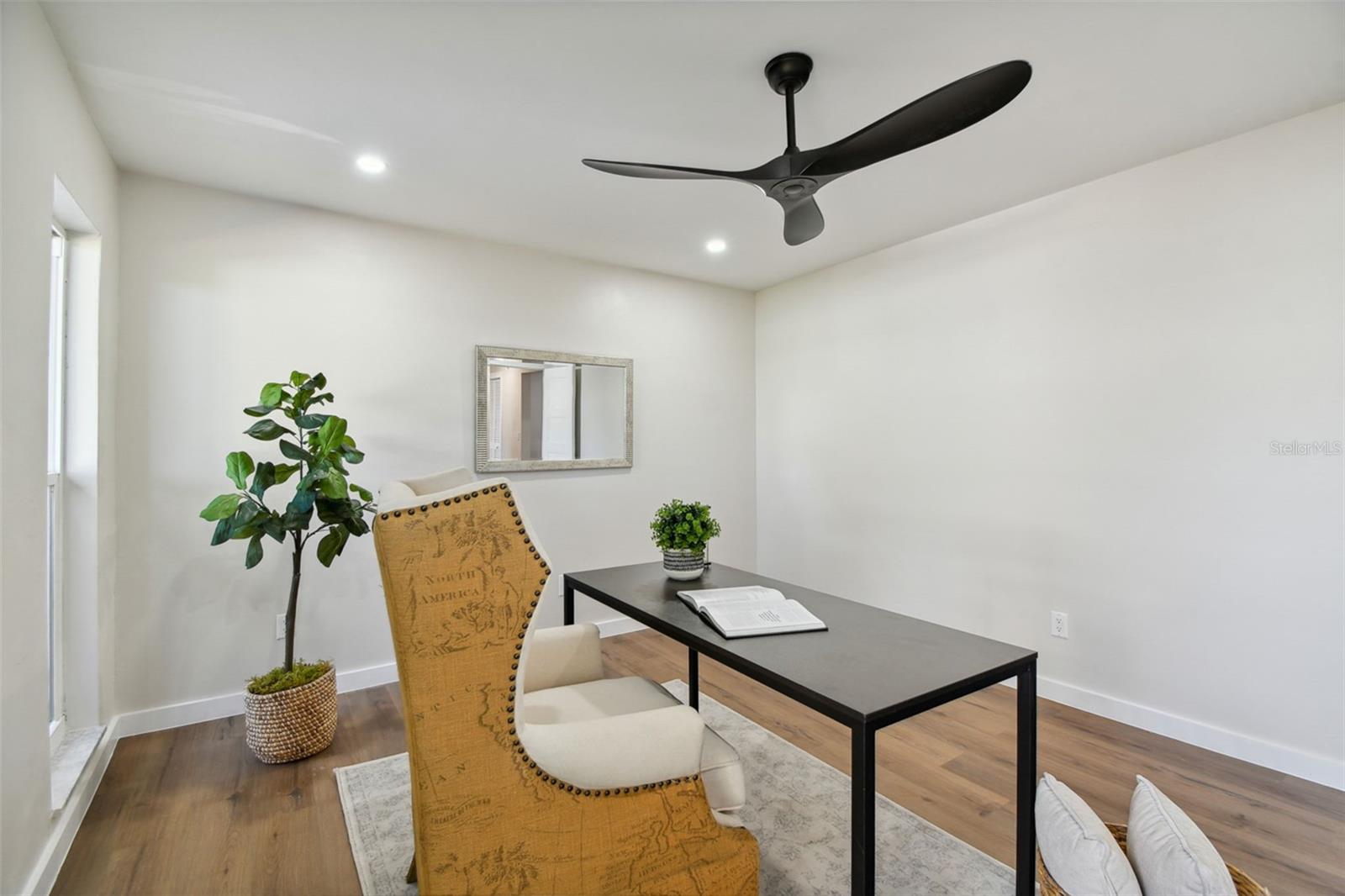 Image 17 of 100 For 570 Casler Avenue