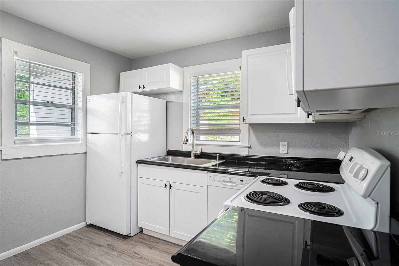 Listing photo id 8 for 1603 33rd Avenue