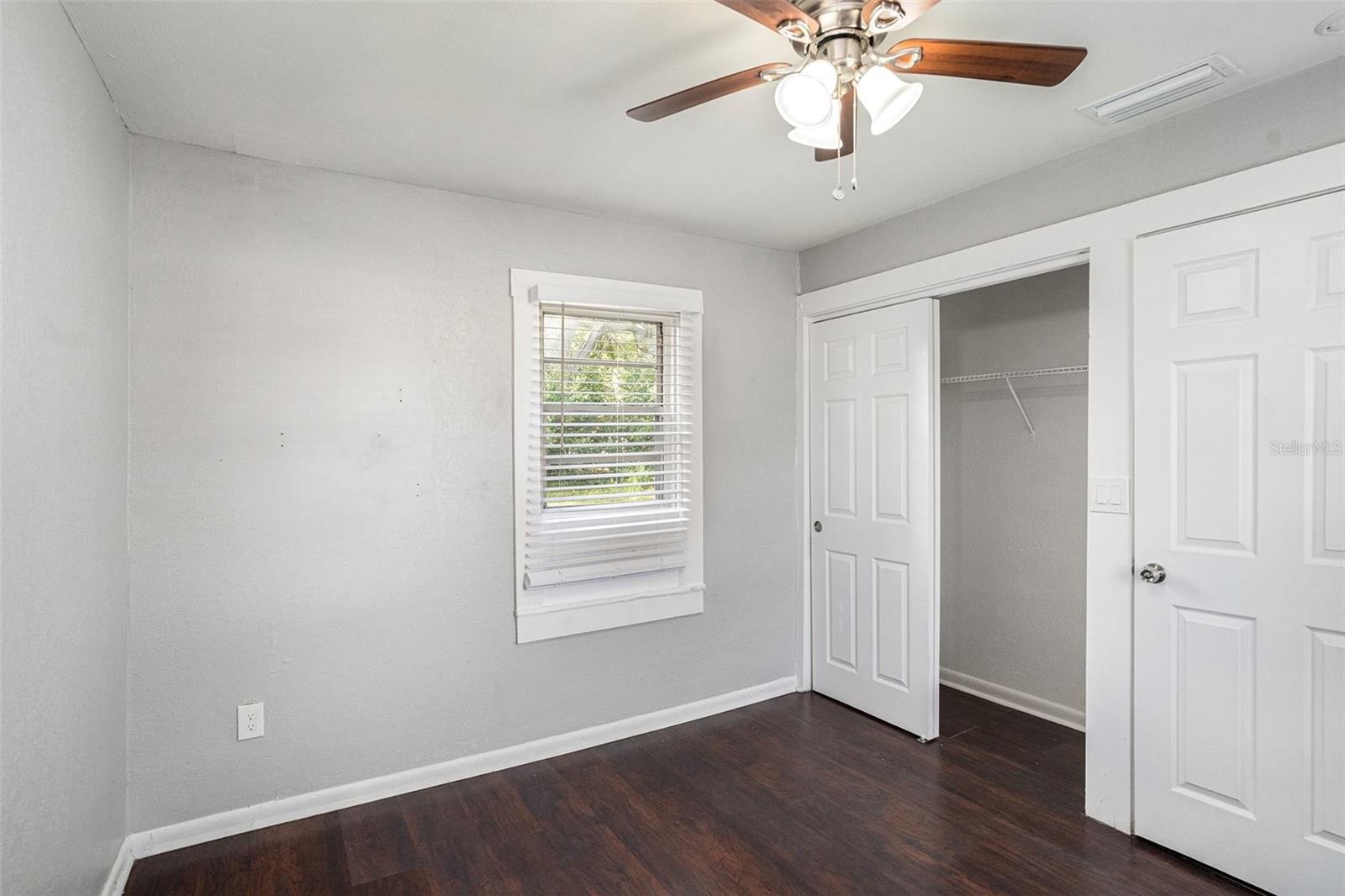 Listing photo id 15 for 1603 33rd Avenue
