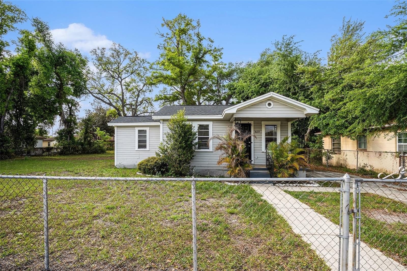 Listing photo id 2 for 1603 33rd Avenue