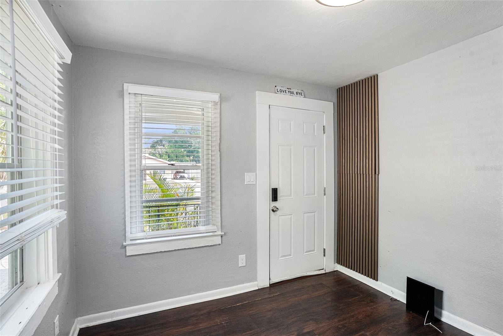 Listing photo id 4 for 1603 33rd Avenue