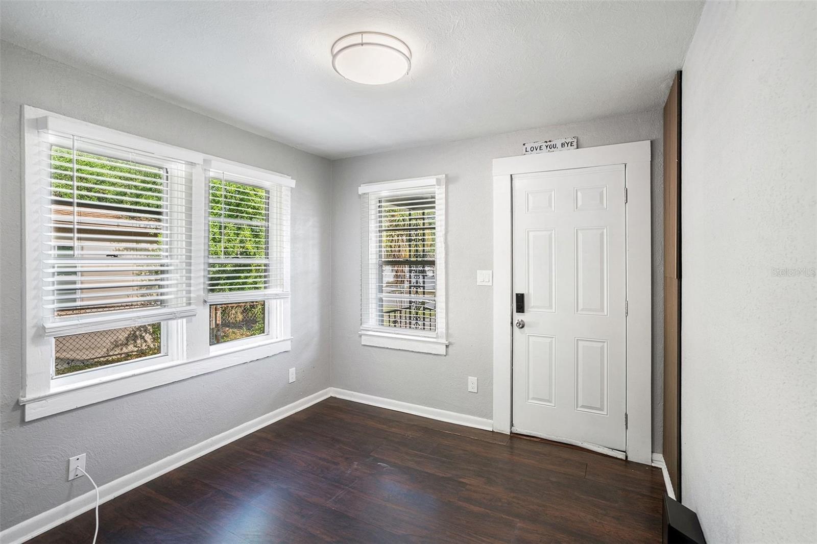 Listing photo id 5 for 1603 33rd Avenue