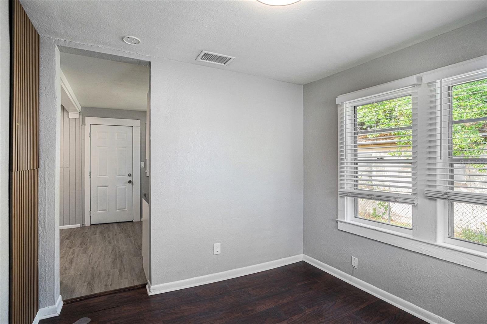 Listing photo id 6 for 1603 33rd Avenue