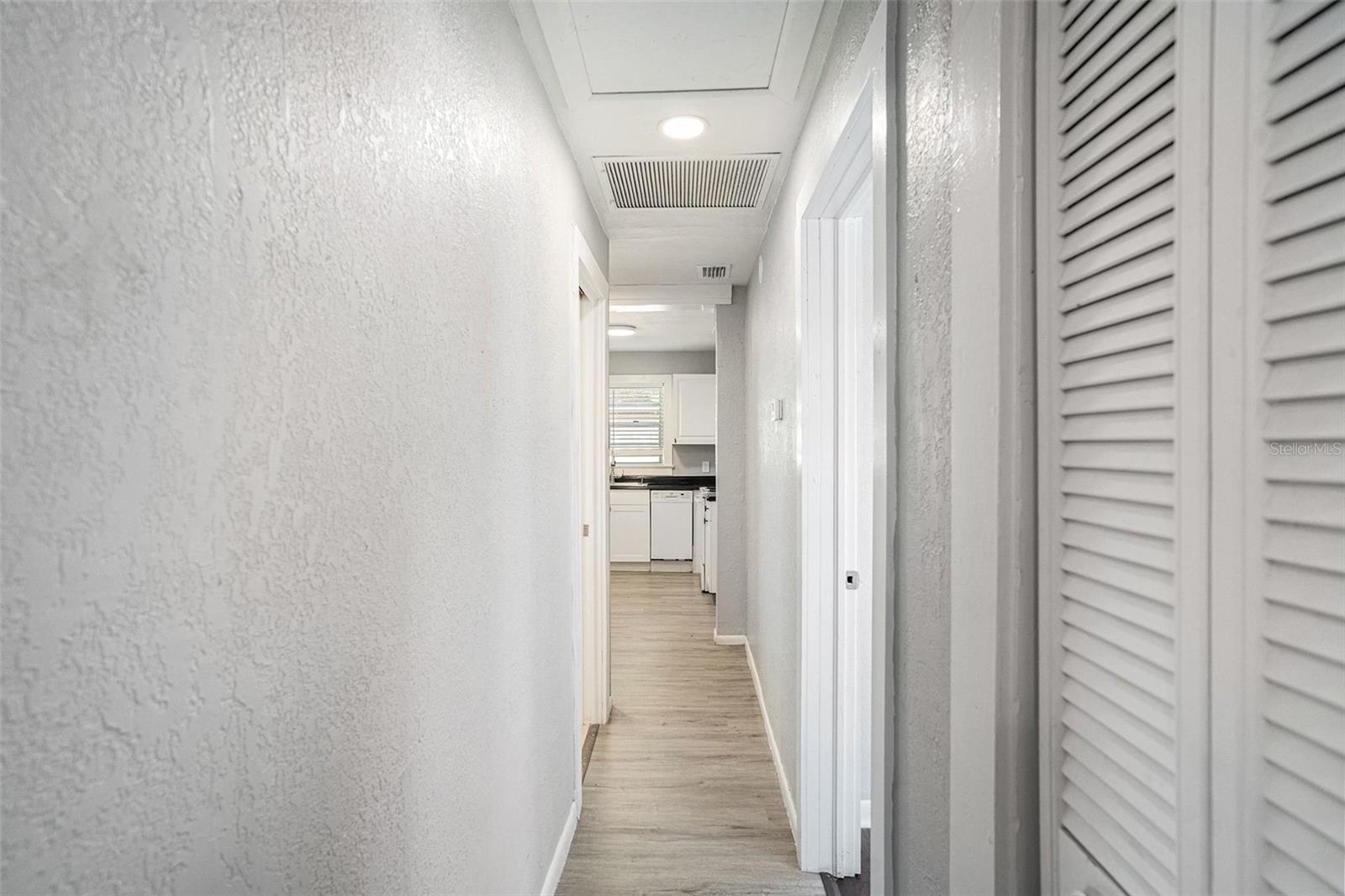 Listing photo id 7 for 1603 33rd Avenue