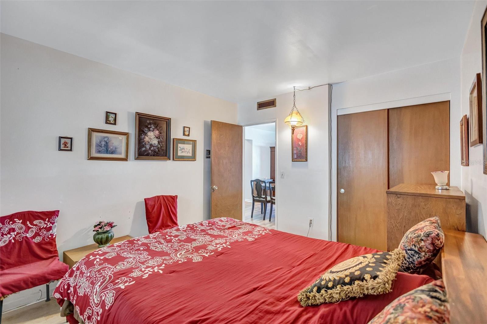 Image 10 of 25 For 5940 21st Street N 11