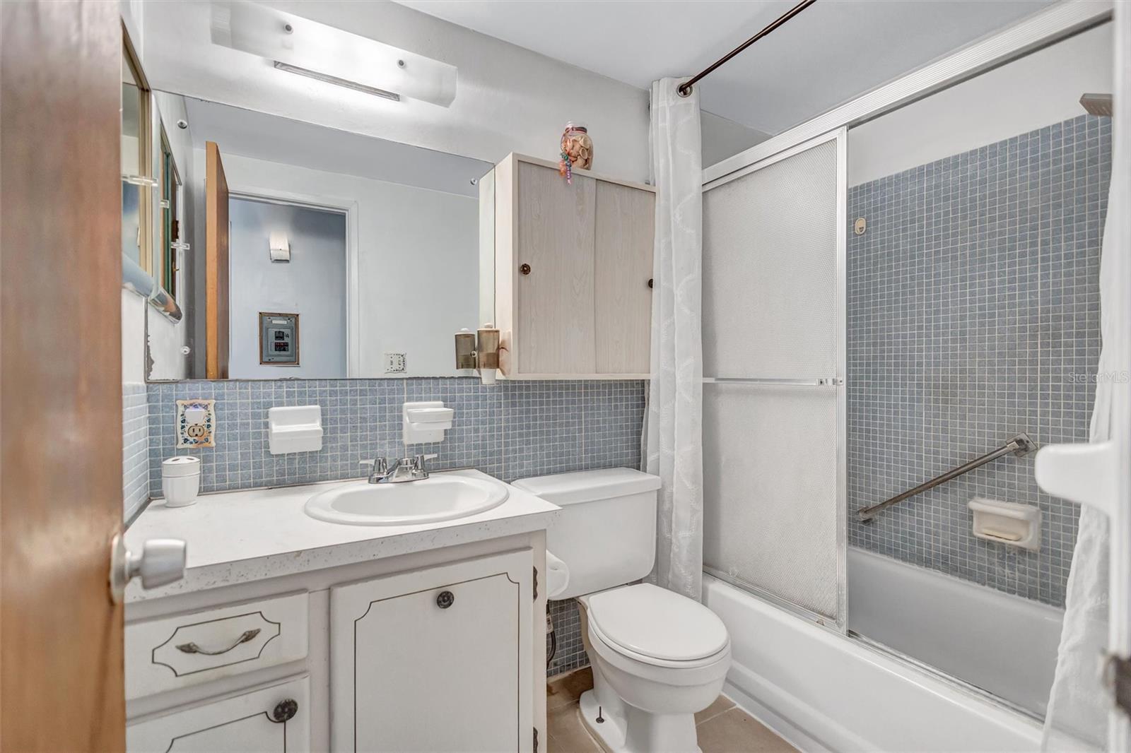 Image 11 of 25 For 5940 21st Street N 11