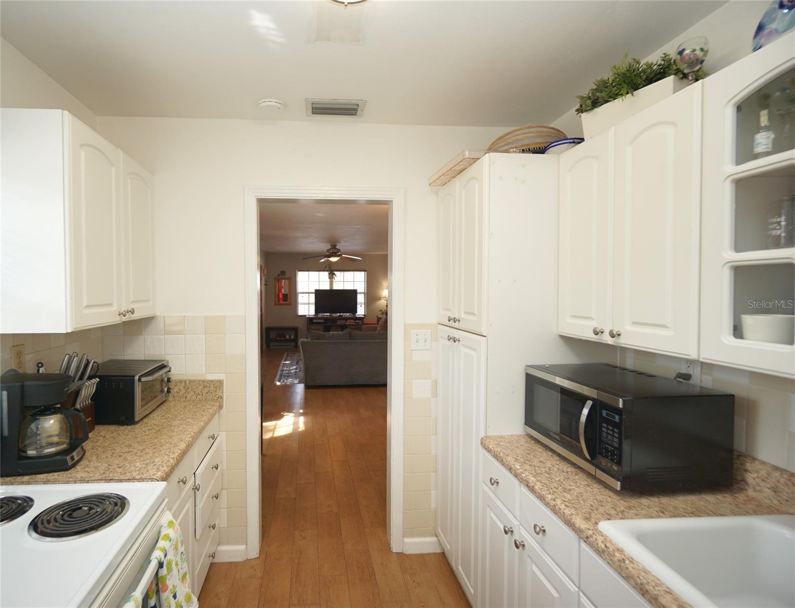 Image 8 of 29 For 5611 Mckay Avenue