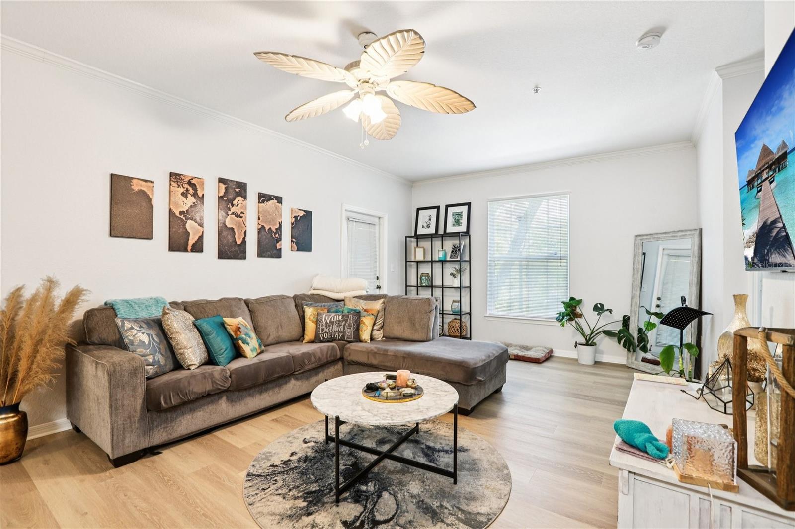 Image 16 of 37 For 10125 Courtney Palms Boulevard 201