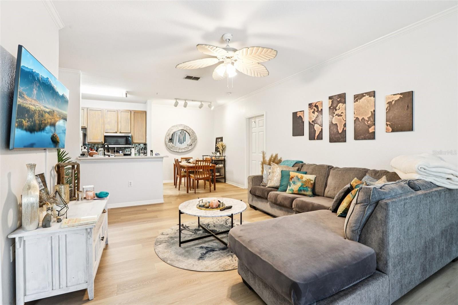 Image 17 of 37 For 10125 Courtney Palms Boulevard 201