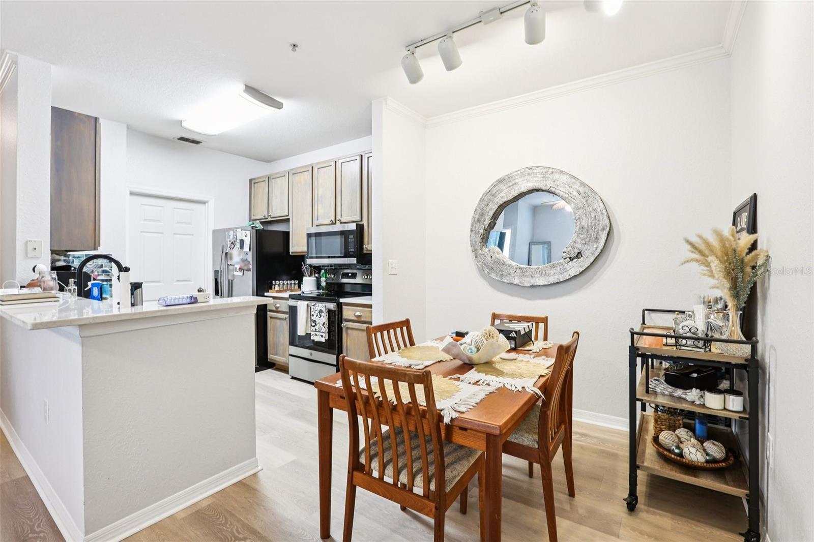 Image 19 of 37 For 10125 Courtney Palms Boulevard 201