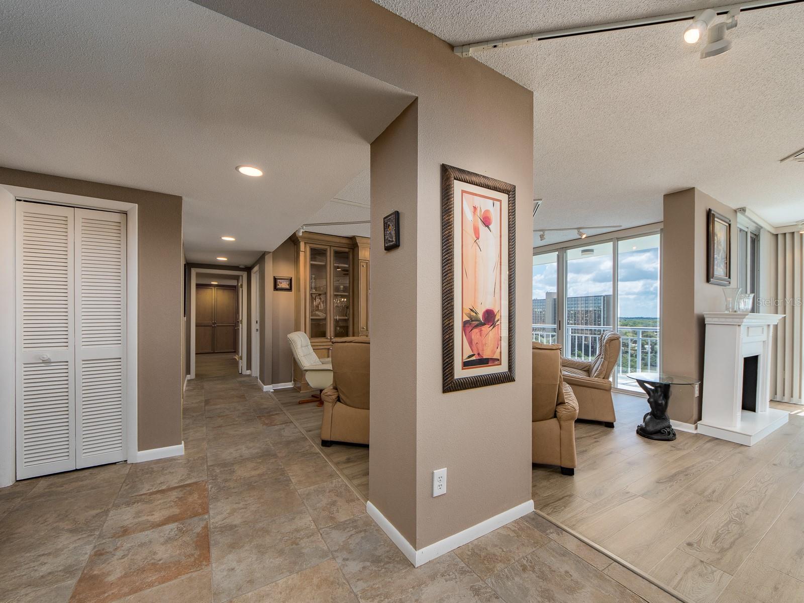 Image 13 of 58 For 100 Pierce Street 1205