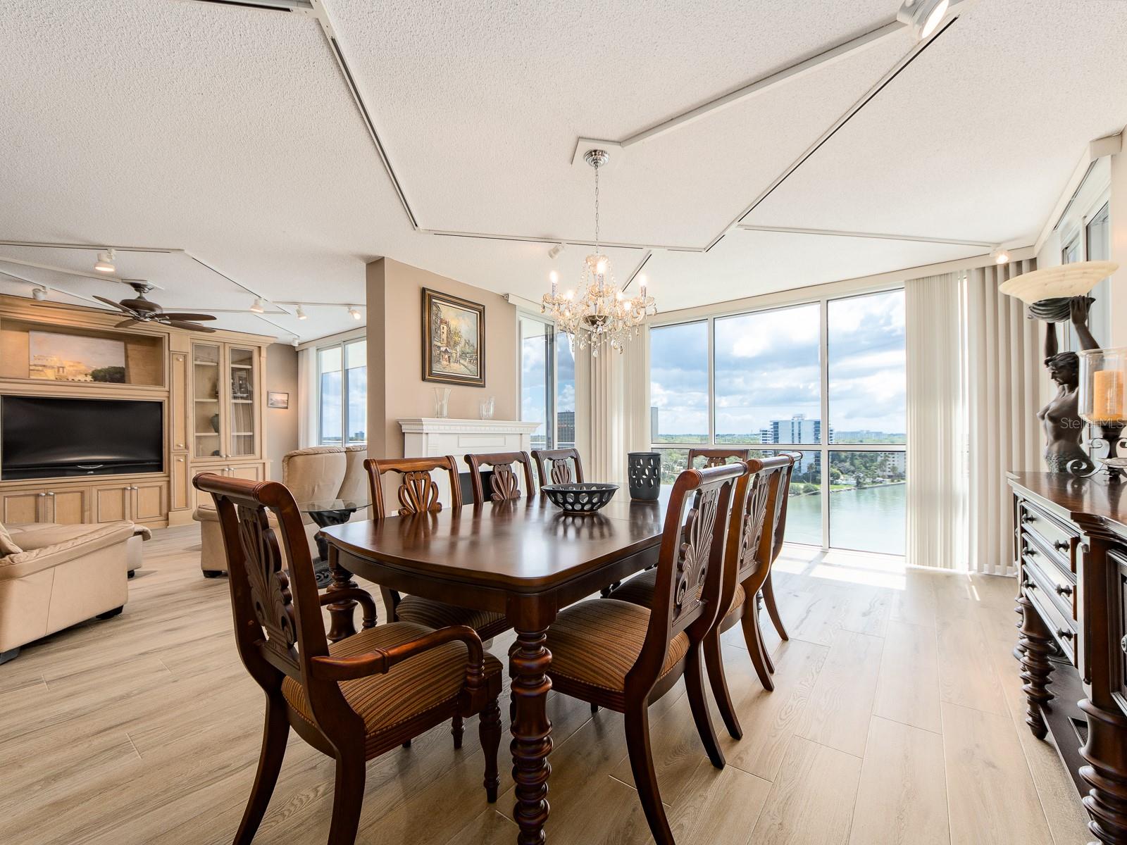 Image 17 of 58 For 100 Pierce Street 1205