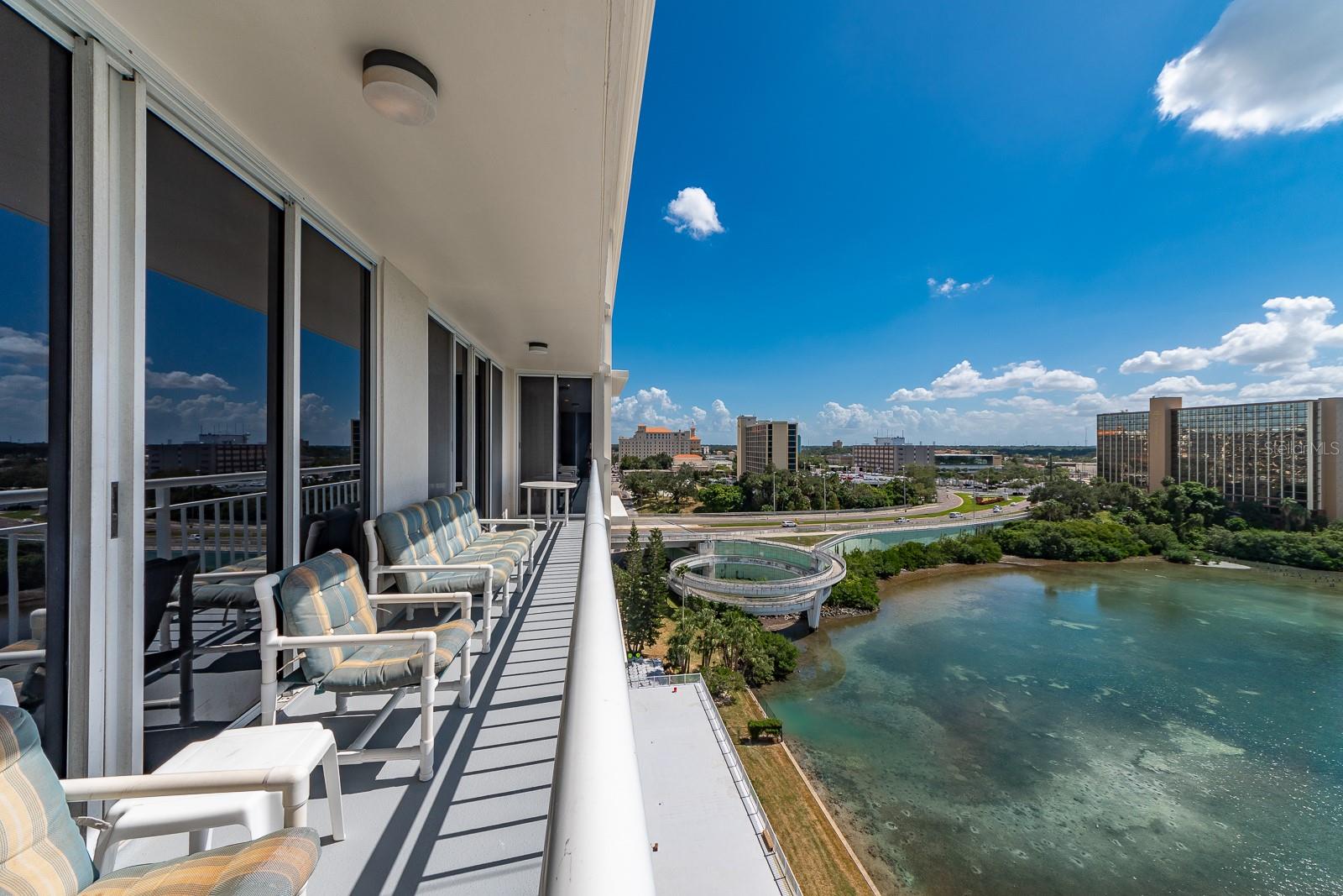 Image 18 of 58 For 100 Pierce Street 1205