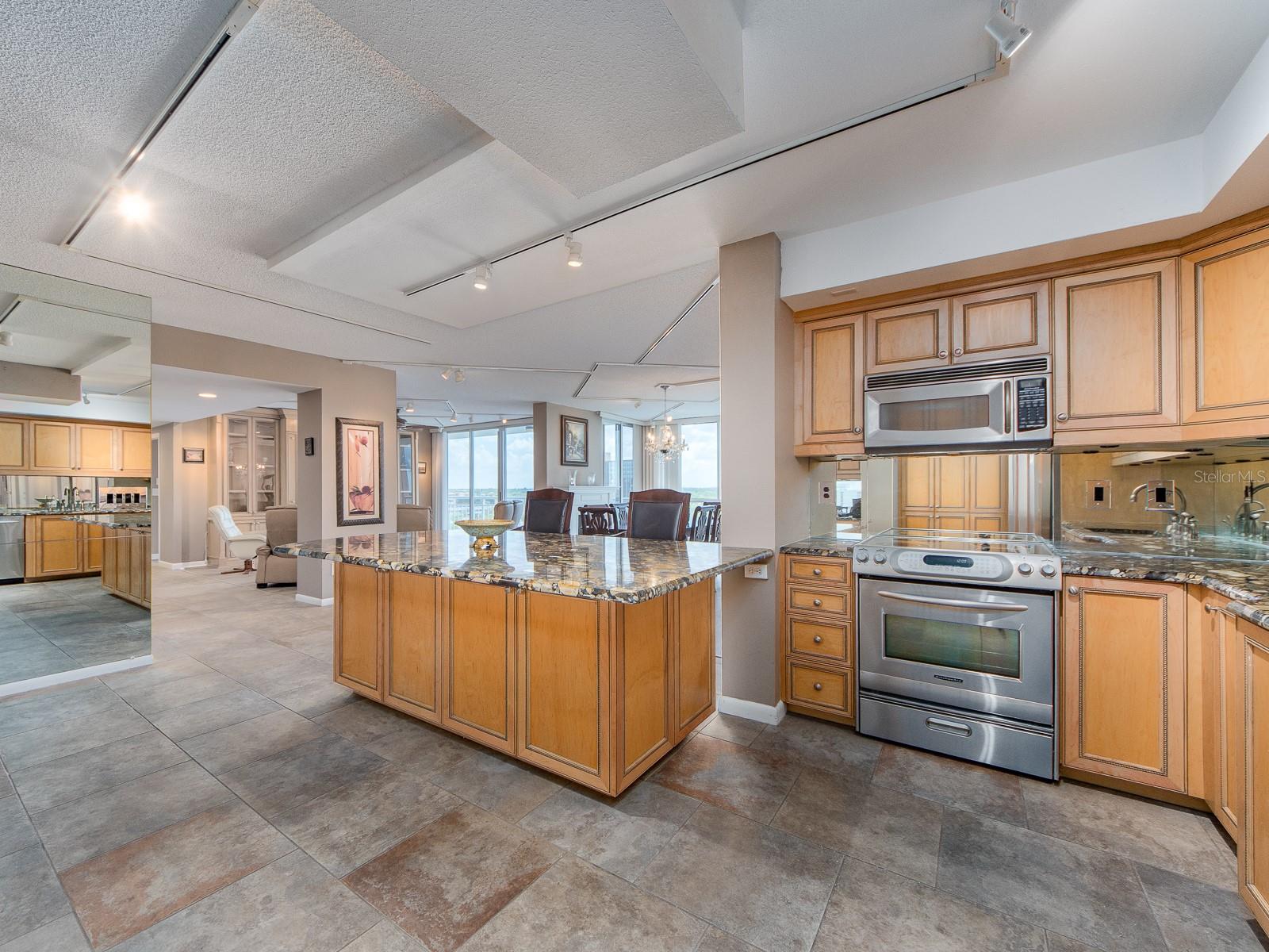 Image 20 of 58 For 100 Pierce Street 1205