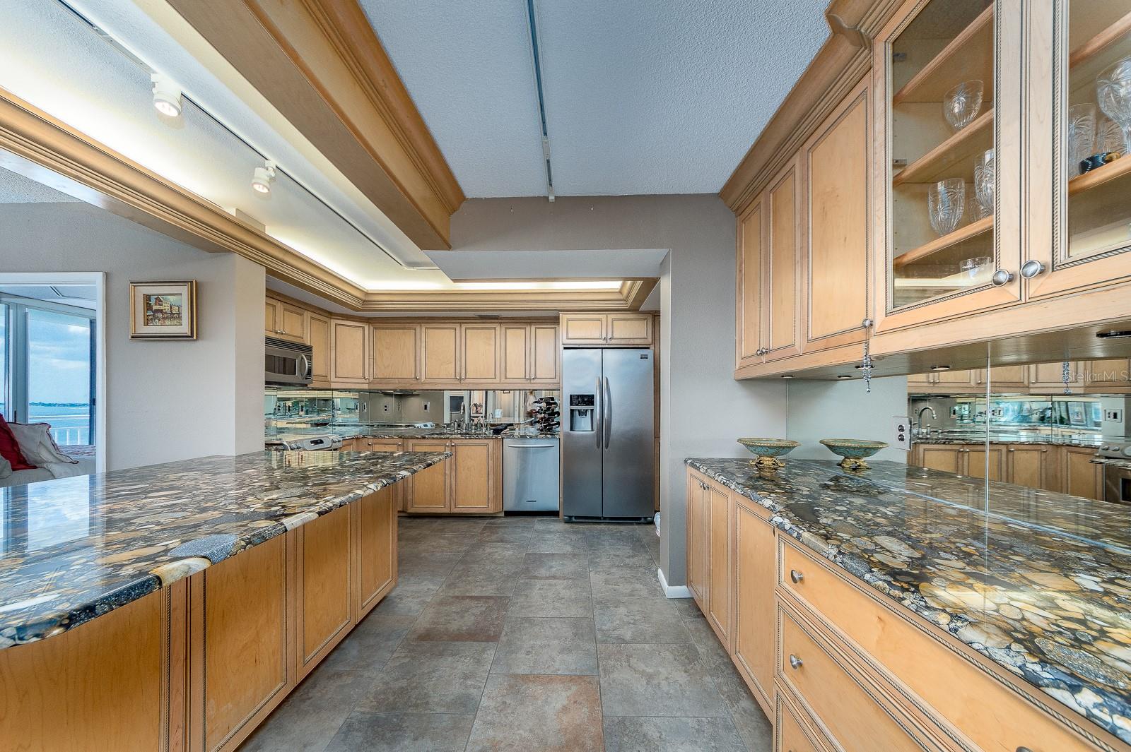 Image 21 of 58 For 100 Pierce Street 1205