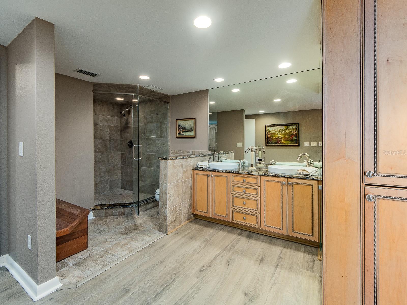 Image 28 of 58 For 100 Pierce Street 1205