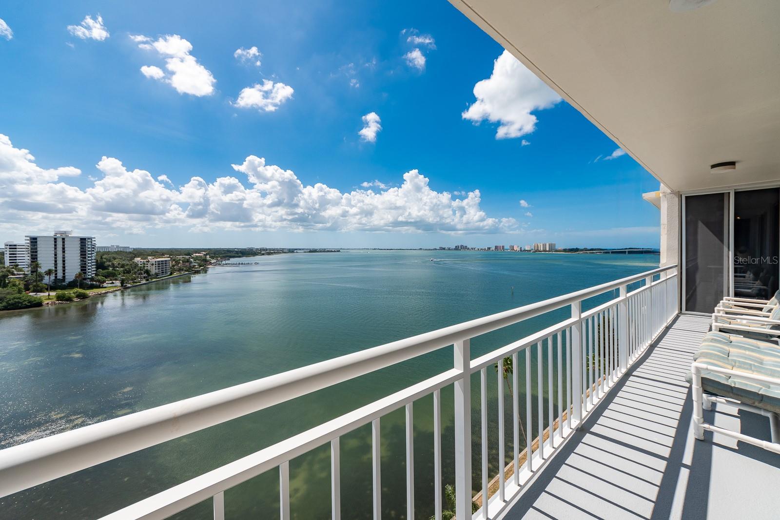 Image 32 of 58 For 100 Pierce Street 1205