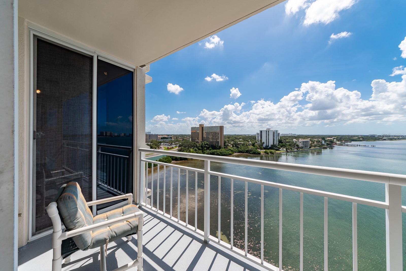 Image 36 of 58 For 100 Pierce Street 1205