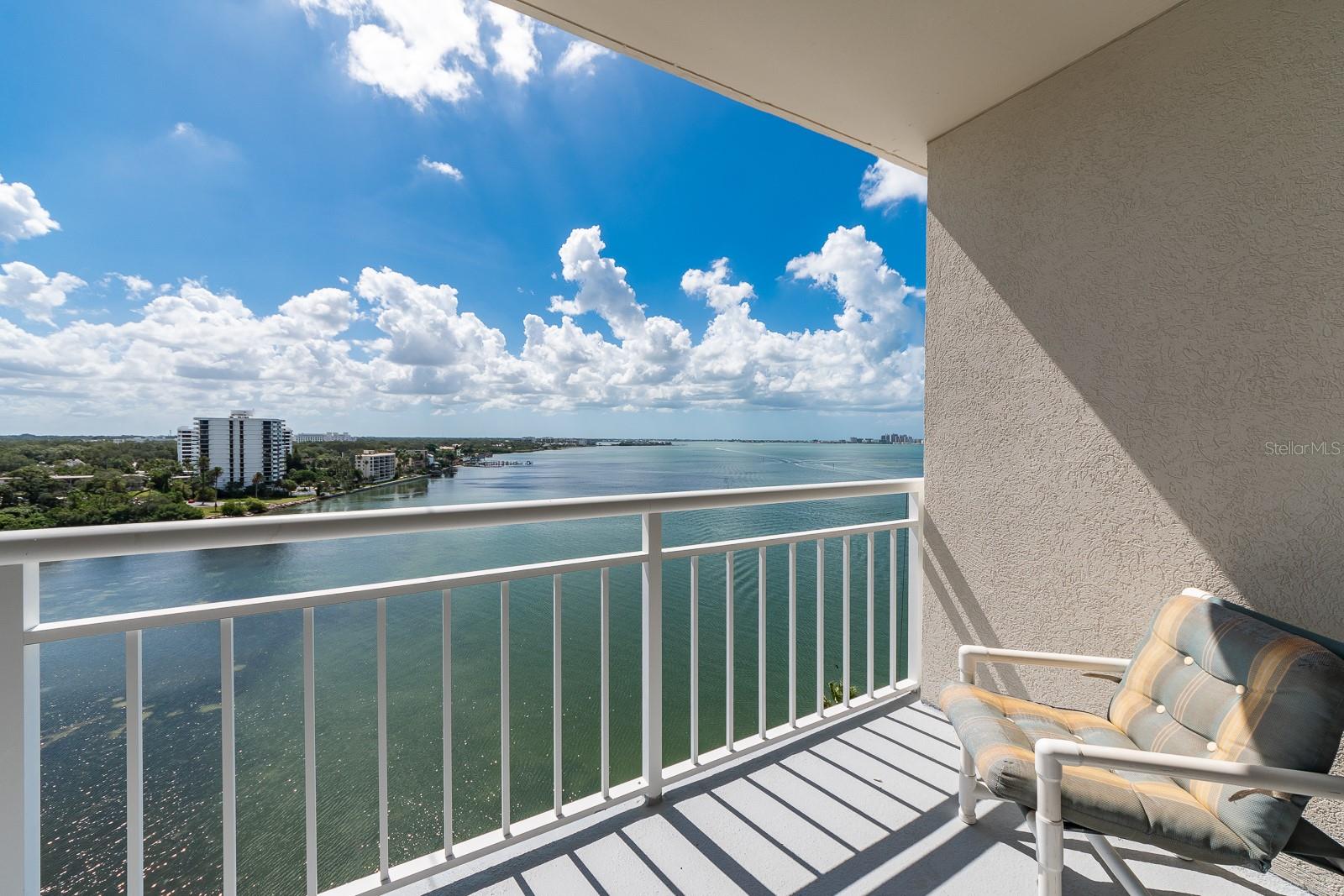 Image 37 of 58 For 100 Pierce Street 1205